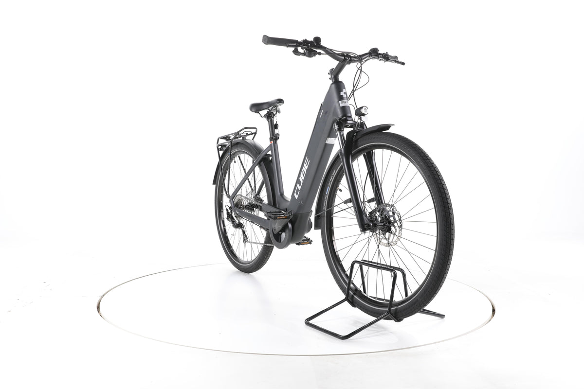 Cube Touring Hybrid One Trekking E-Bike Tiefeinsteiger - Image 3