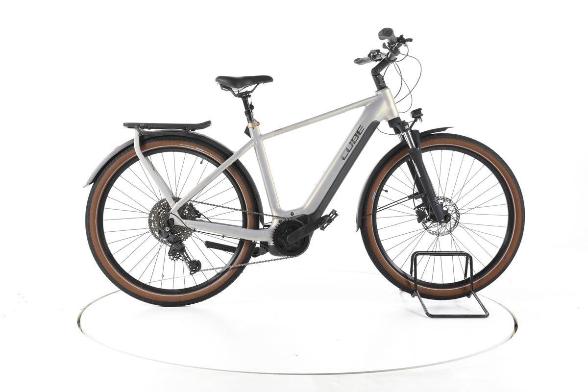 Cube Touring Hybrid Pro 625 Trekking E-Bike 2024 - Image 1
