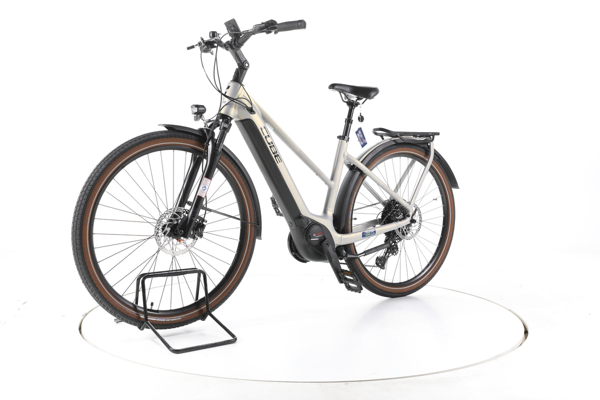 Cube Touring Hybrid Pro 625 Trekking E-Bike - Image 6