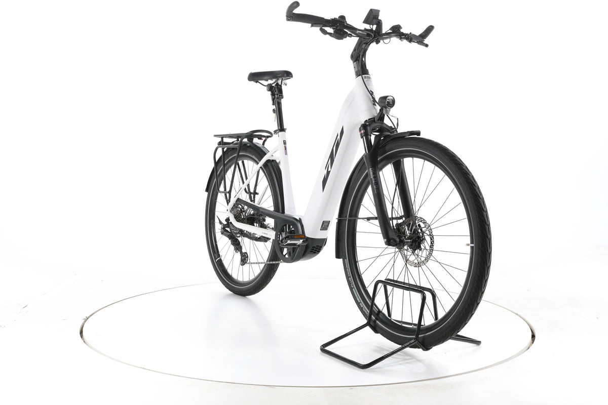 KTM Cento 10 Plus Trekking E-Bike Tiefeinsteiger - Image 3