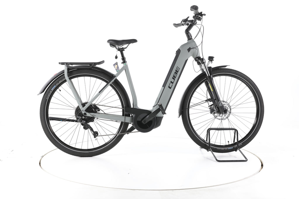 Cube Kathmandu Hybrid ONE Trekking E-Bike Tiefeinsteiger - Image 1