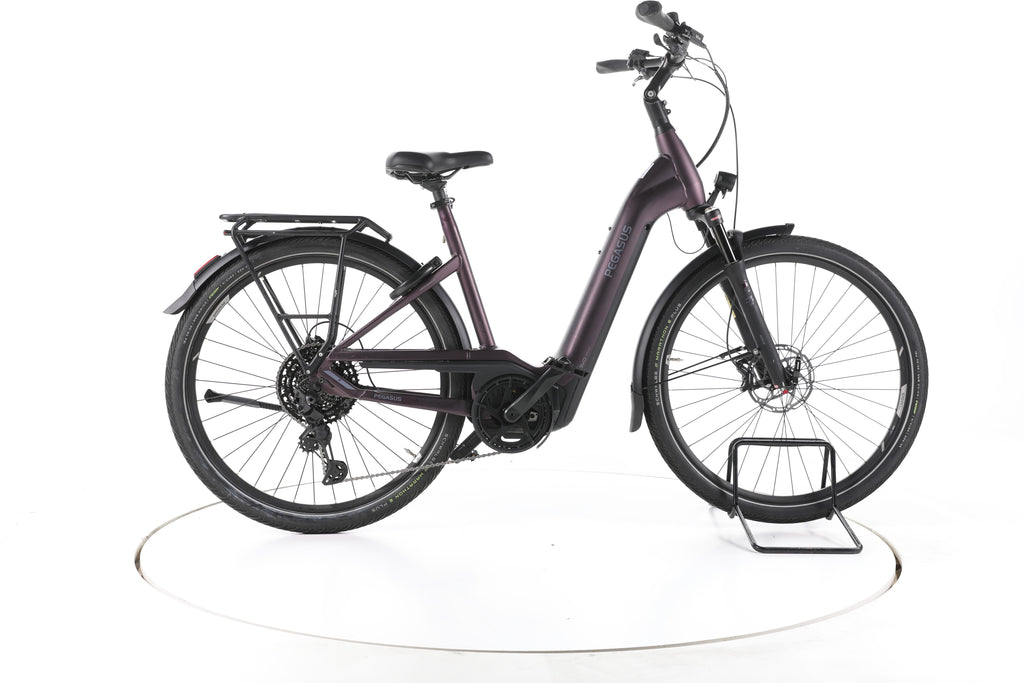 Pegasus Premio Evo 11 Trekking E-Bike Tiefeinsteiger - Image 1