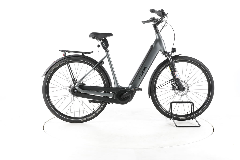 Cube 23 SUPREME HYBRID PRO City E-Bike Tiefeinsteiger - Image 1