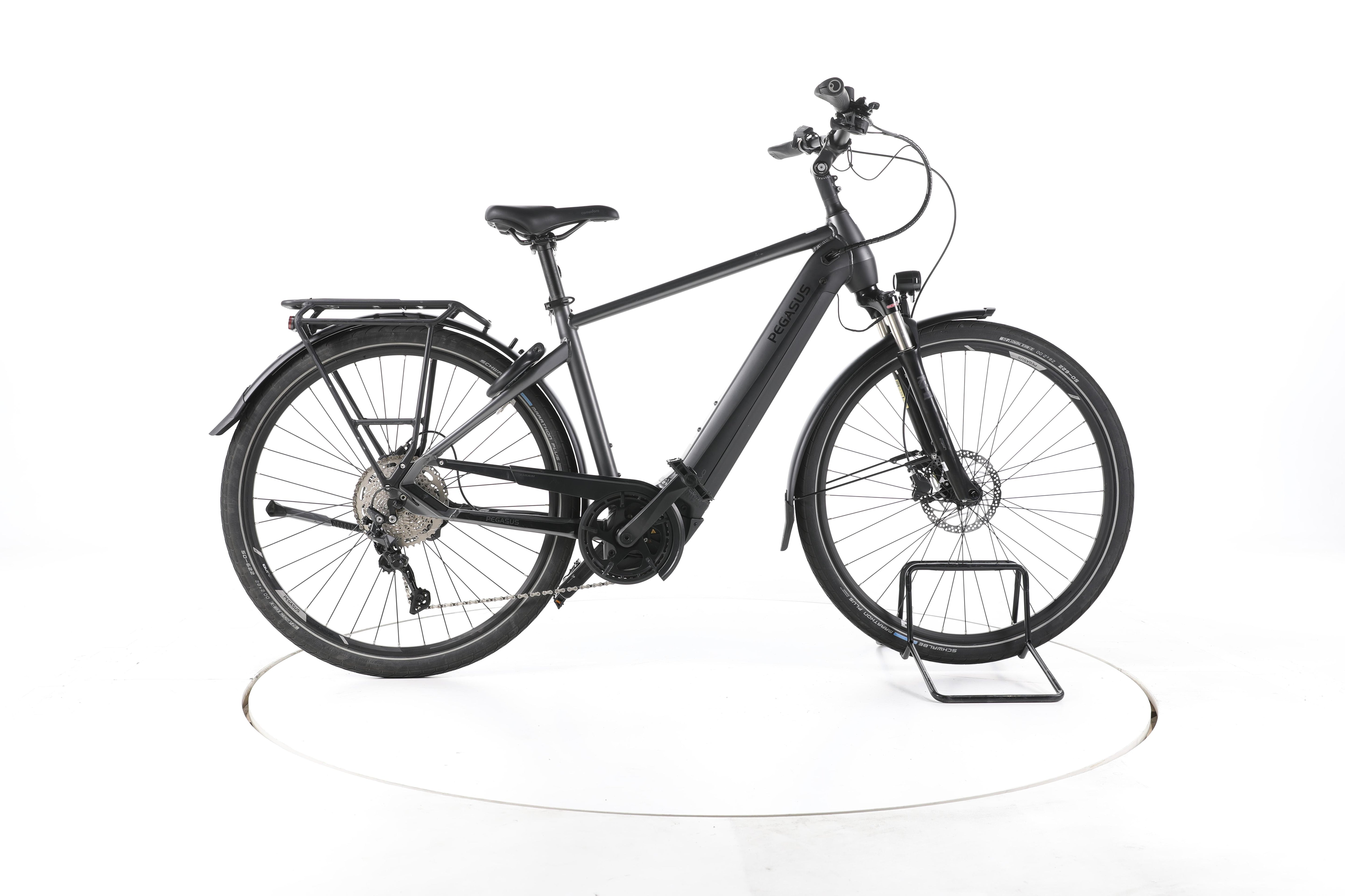 Pegasus Premio Evo 10 Lite Trekking E-Bike - Image 1