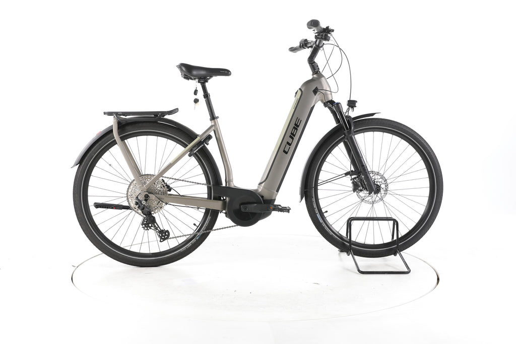 Cube Kathmandu Hybrid Pro Trekking E-Bike Tiefeinsteiger - Image 1