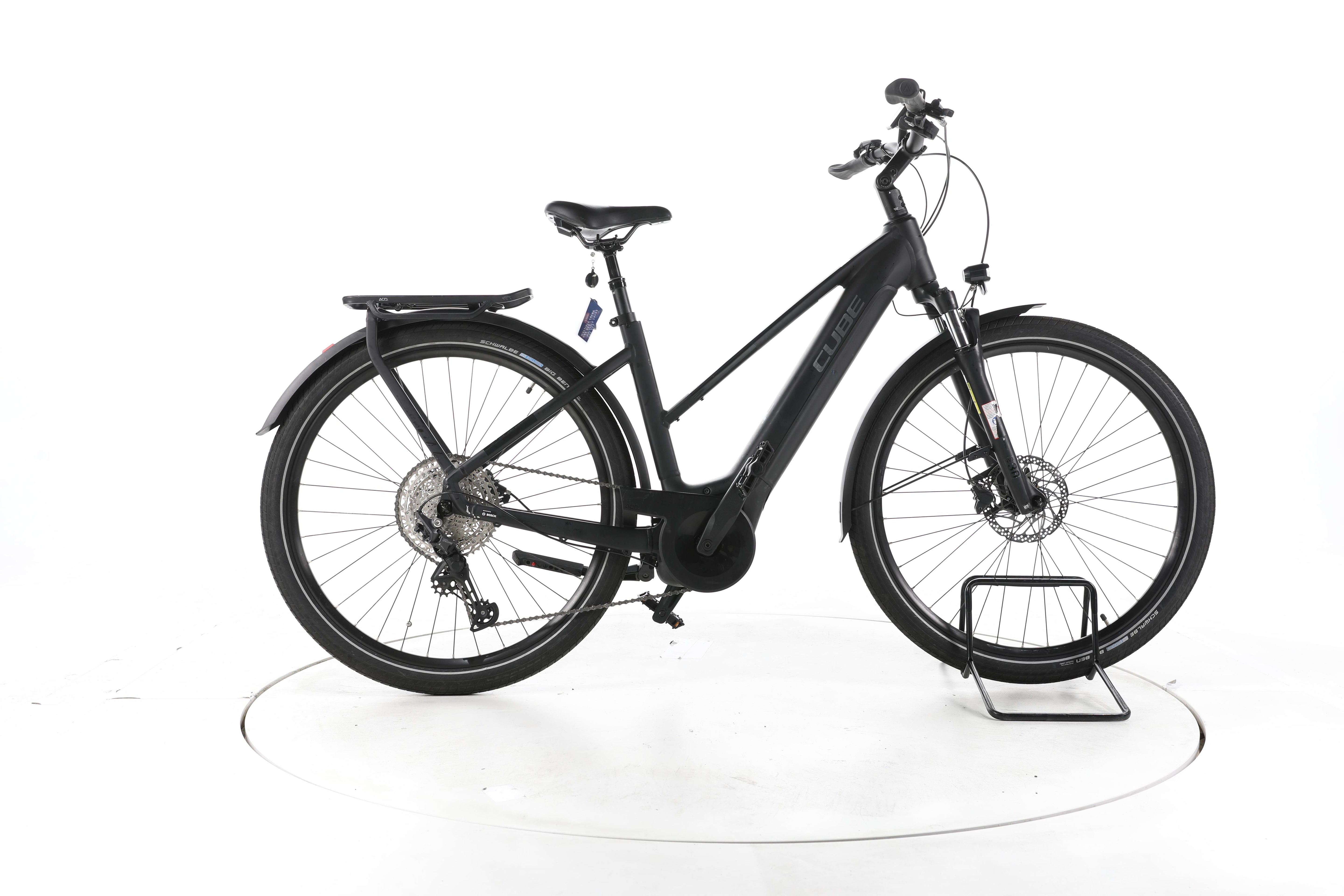 Cube Touring Hybrit Pro Trekking E-Bike - Image 1