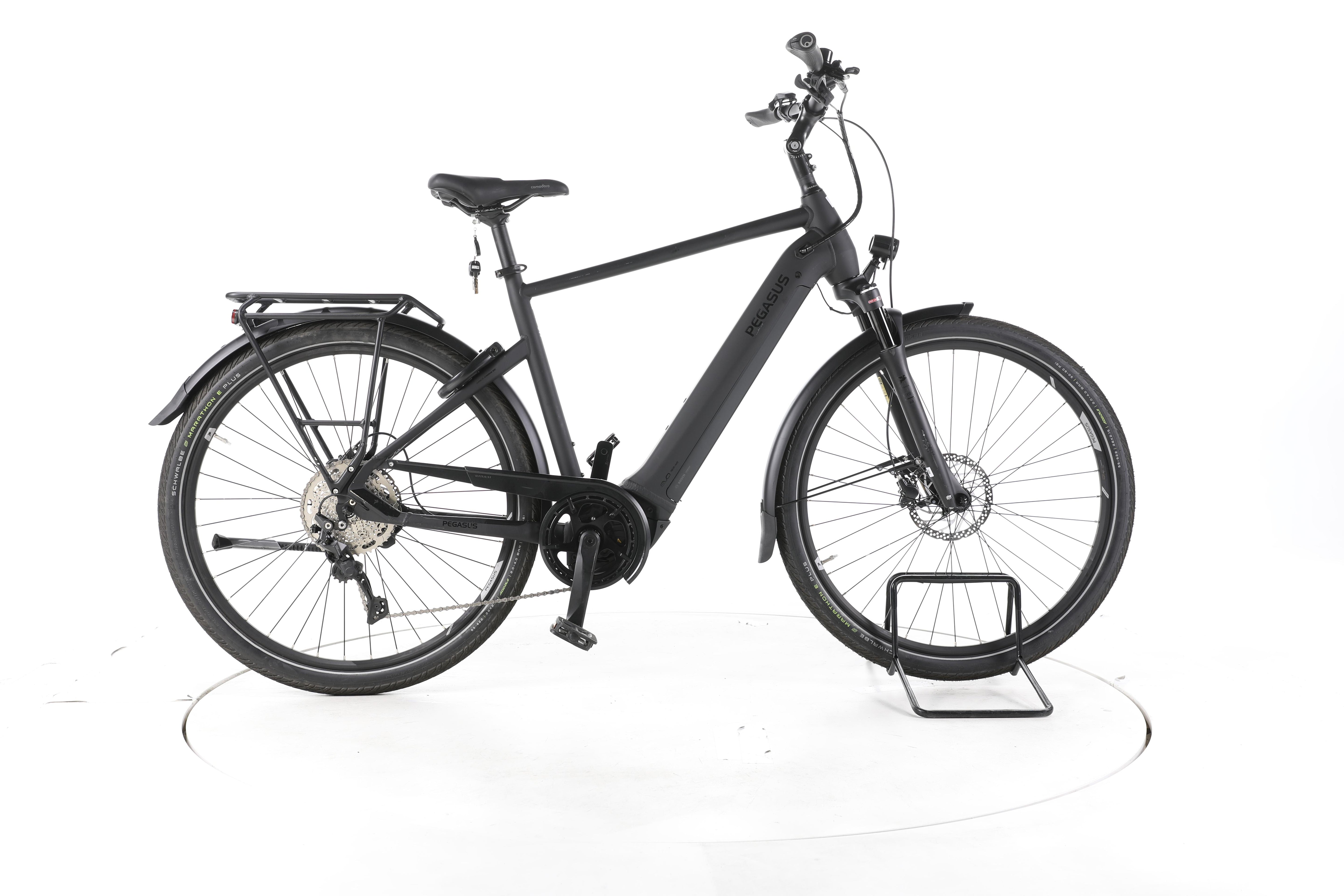 Pegasus Premio Evo 10 Lite Trekking E-Bike - Image 1