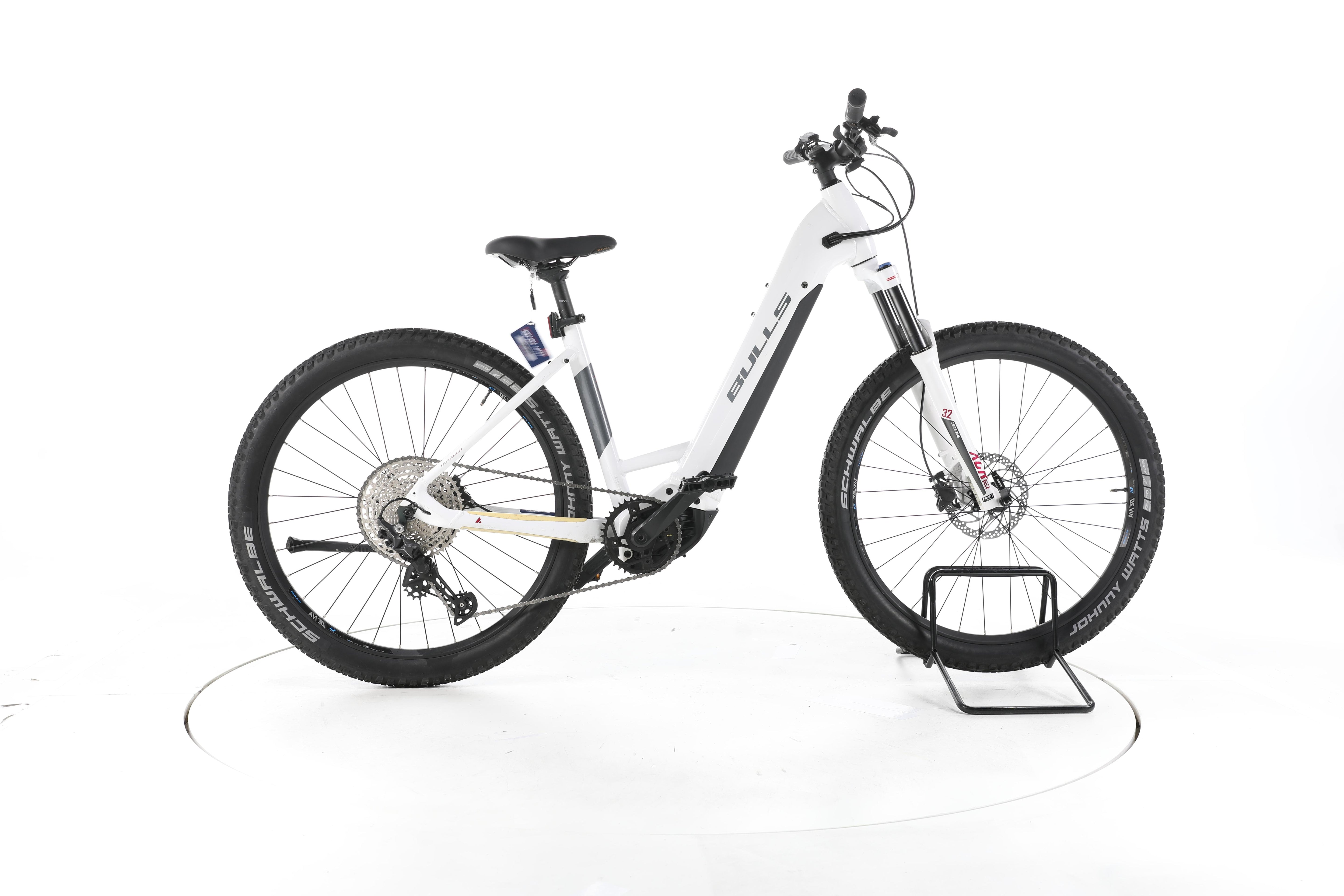 Bulls Aminga EVA 2 Trekking E-Bike Tiefeinsteiger - Image 1
