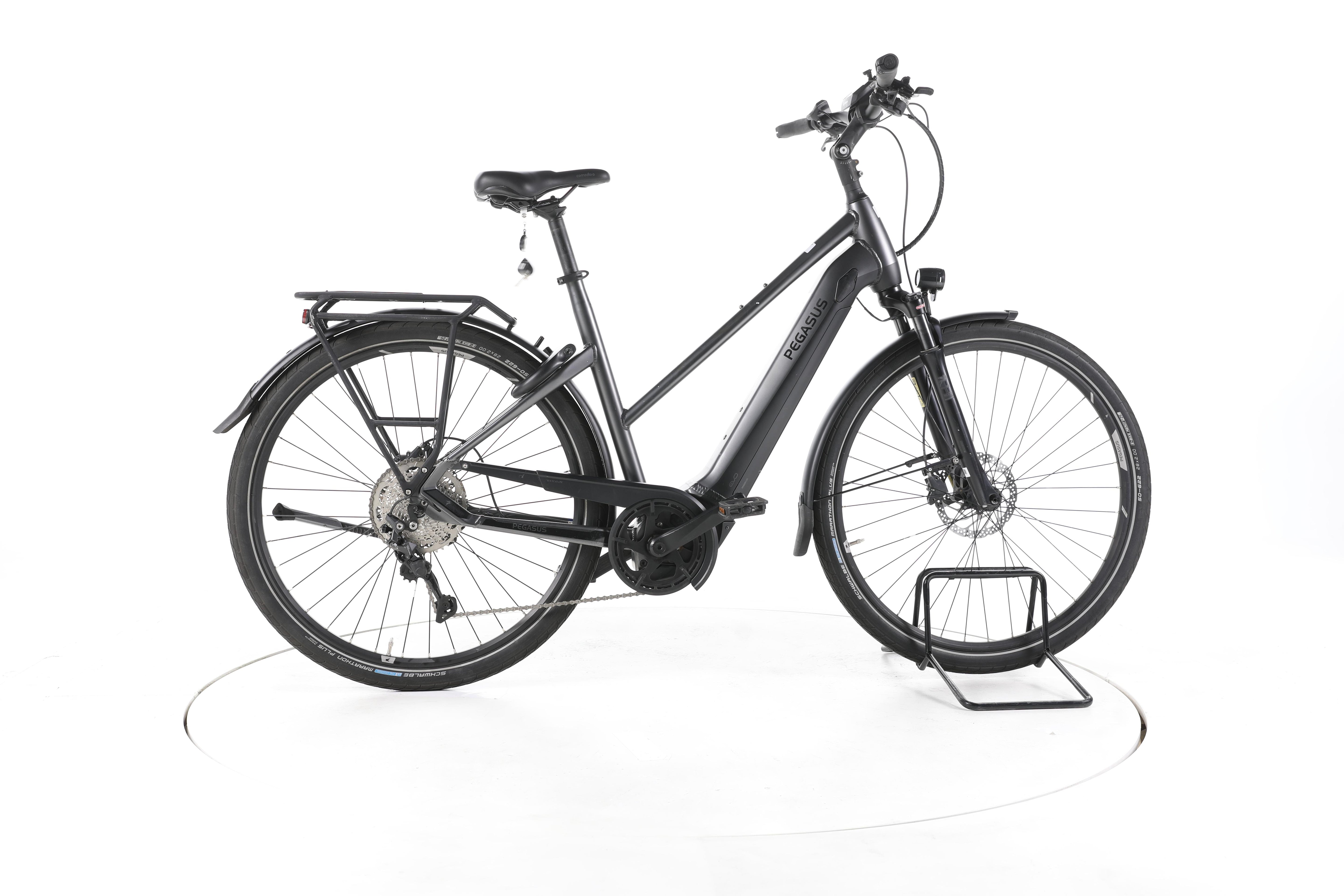 Pegasus Premio Evo 10 Lite Trekking E-Bike - Image 1