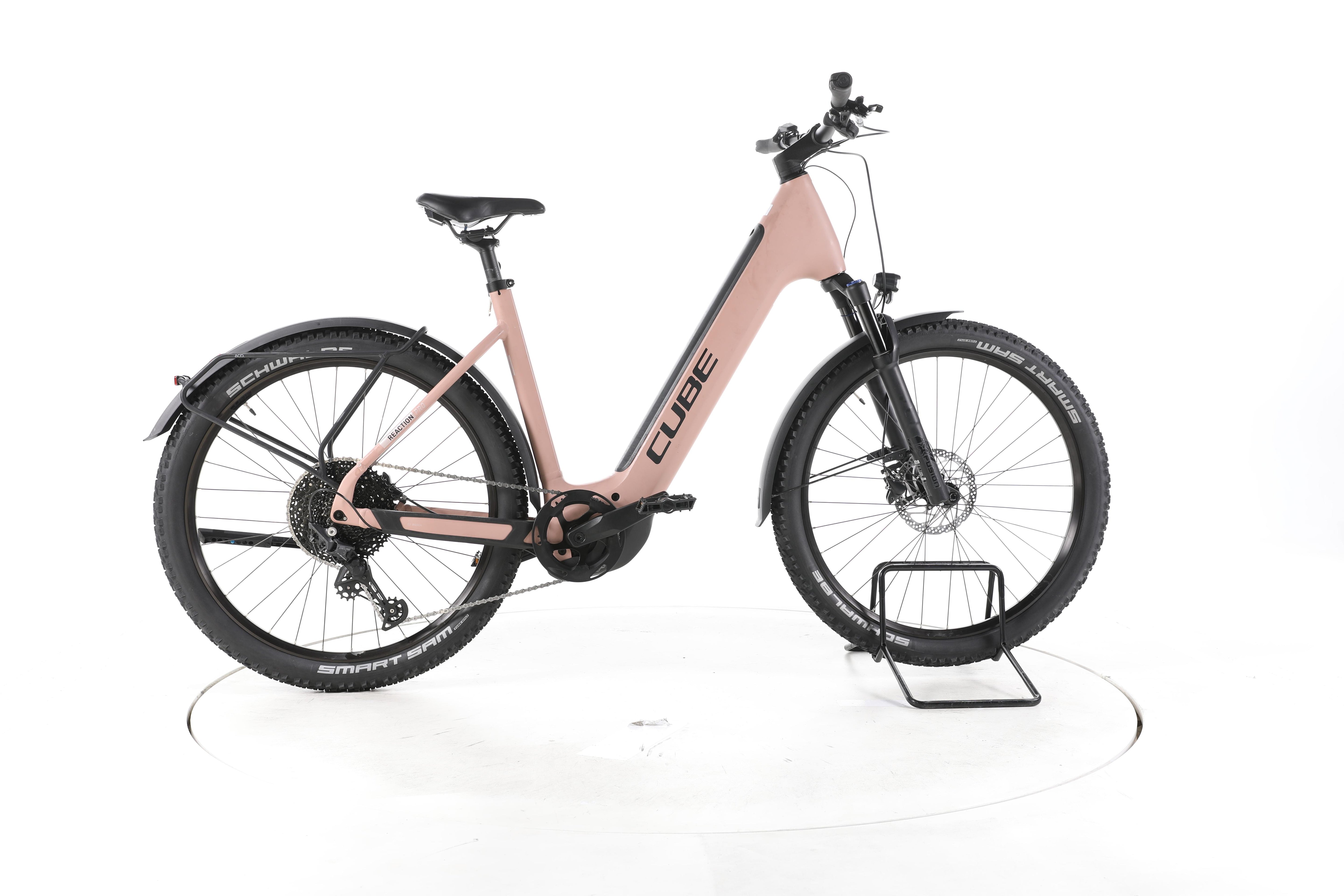 Cube Reaction Hybrid PRO Trekking E-Bike Tiefeinsteiger - Image 1