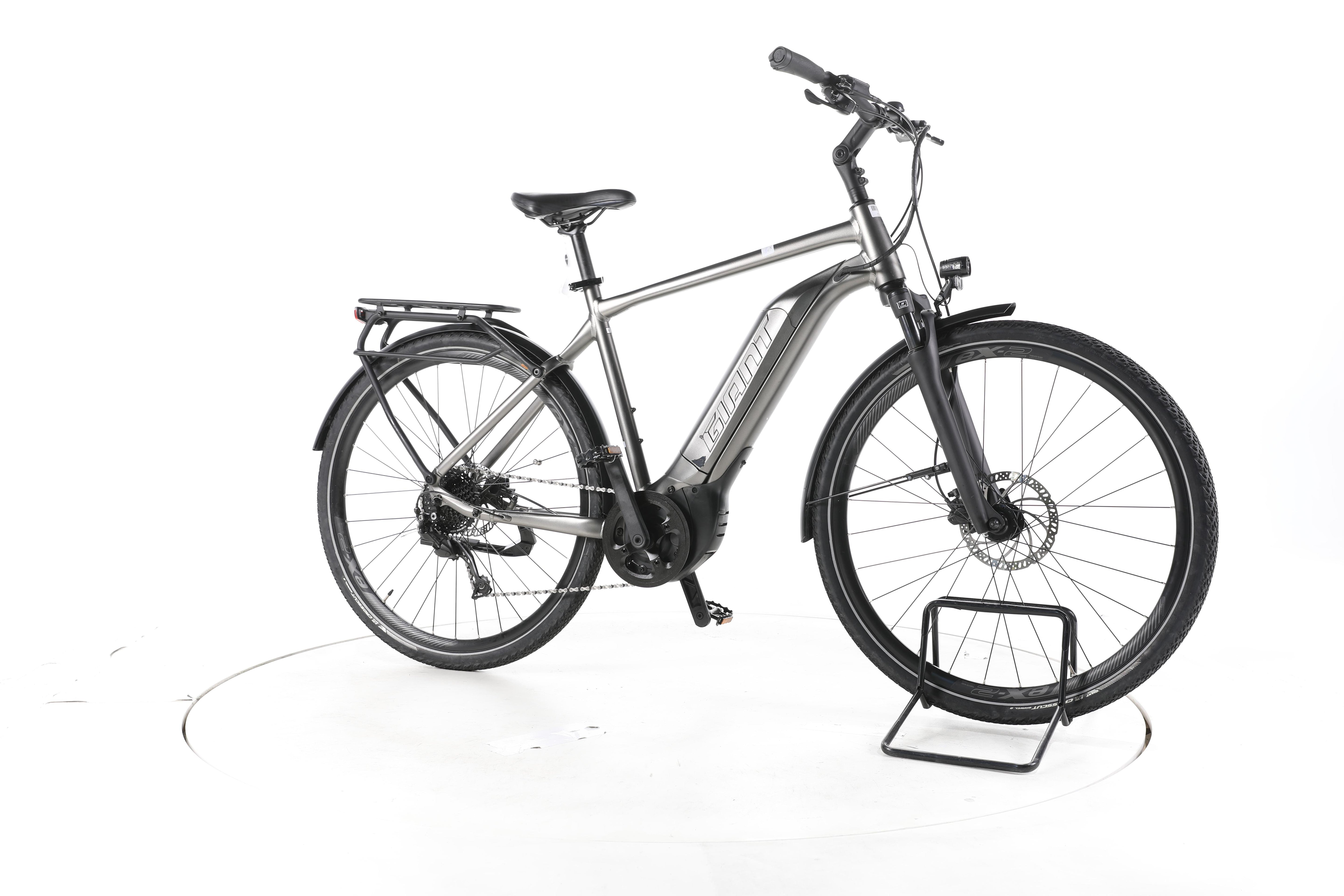 Giant Explore E+3 Trekking E-Bike - Image 2
