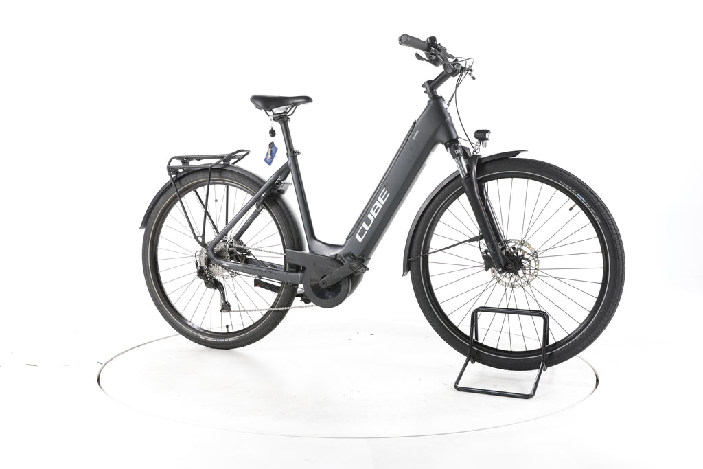 Cube Touring Hybrid ONE Trekking E-Bike Tiefeinsteiger - Image 2