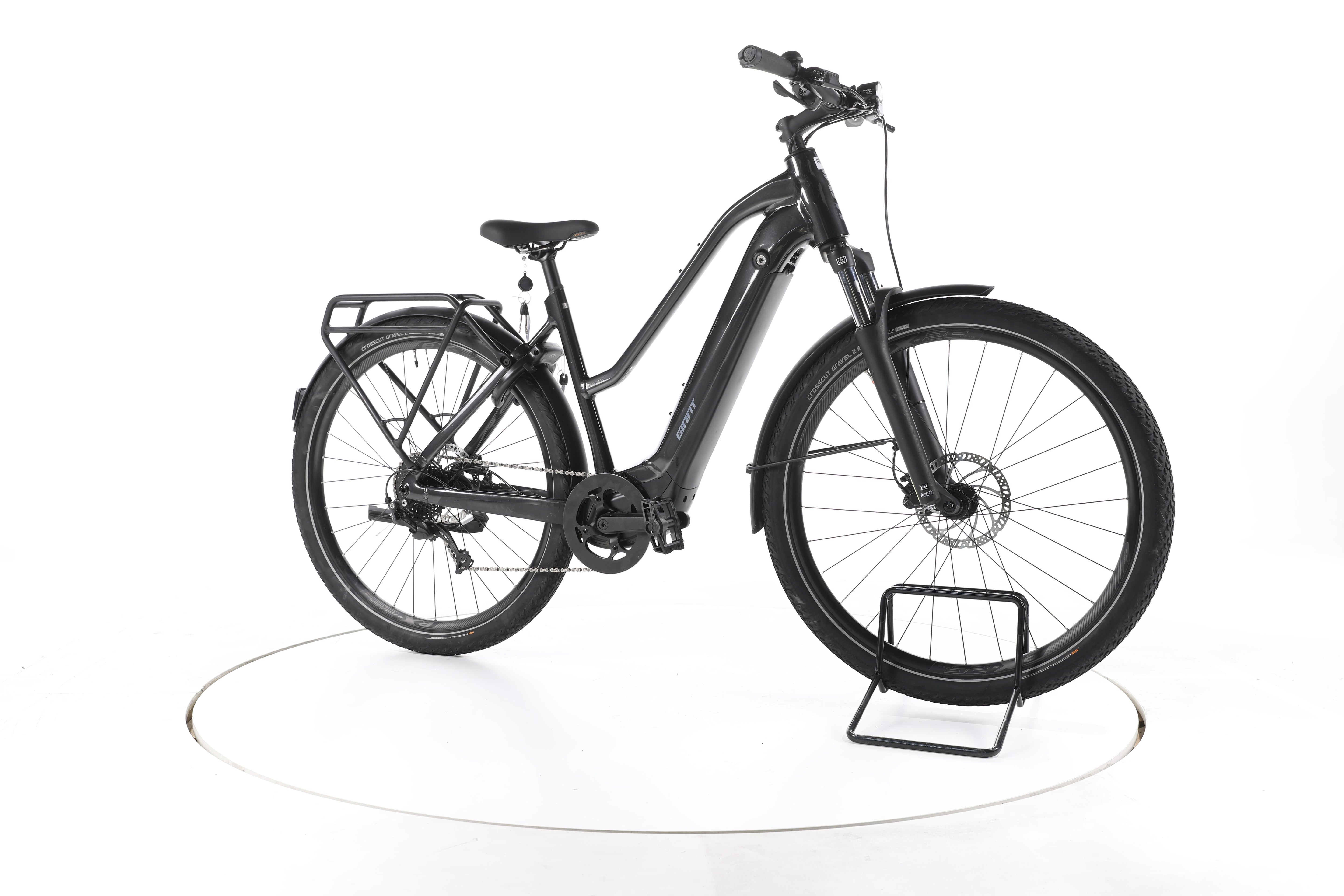 Giant Explore E+ 2 Trekking E-Bike - Image 2