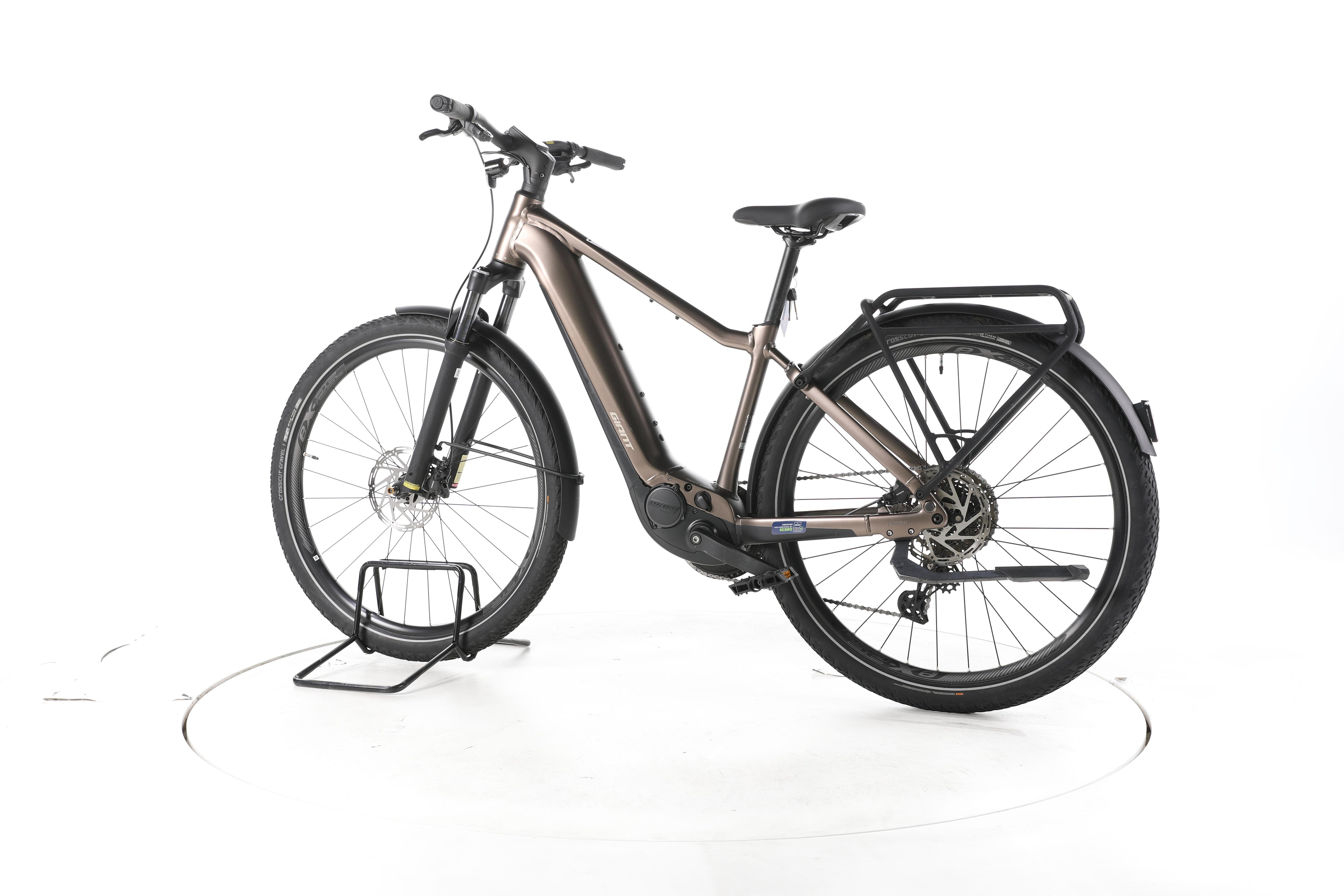 Giant Explore E+ Pro 1 Trekking E-Bike - Image 8