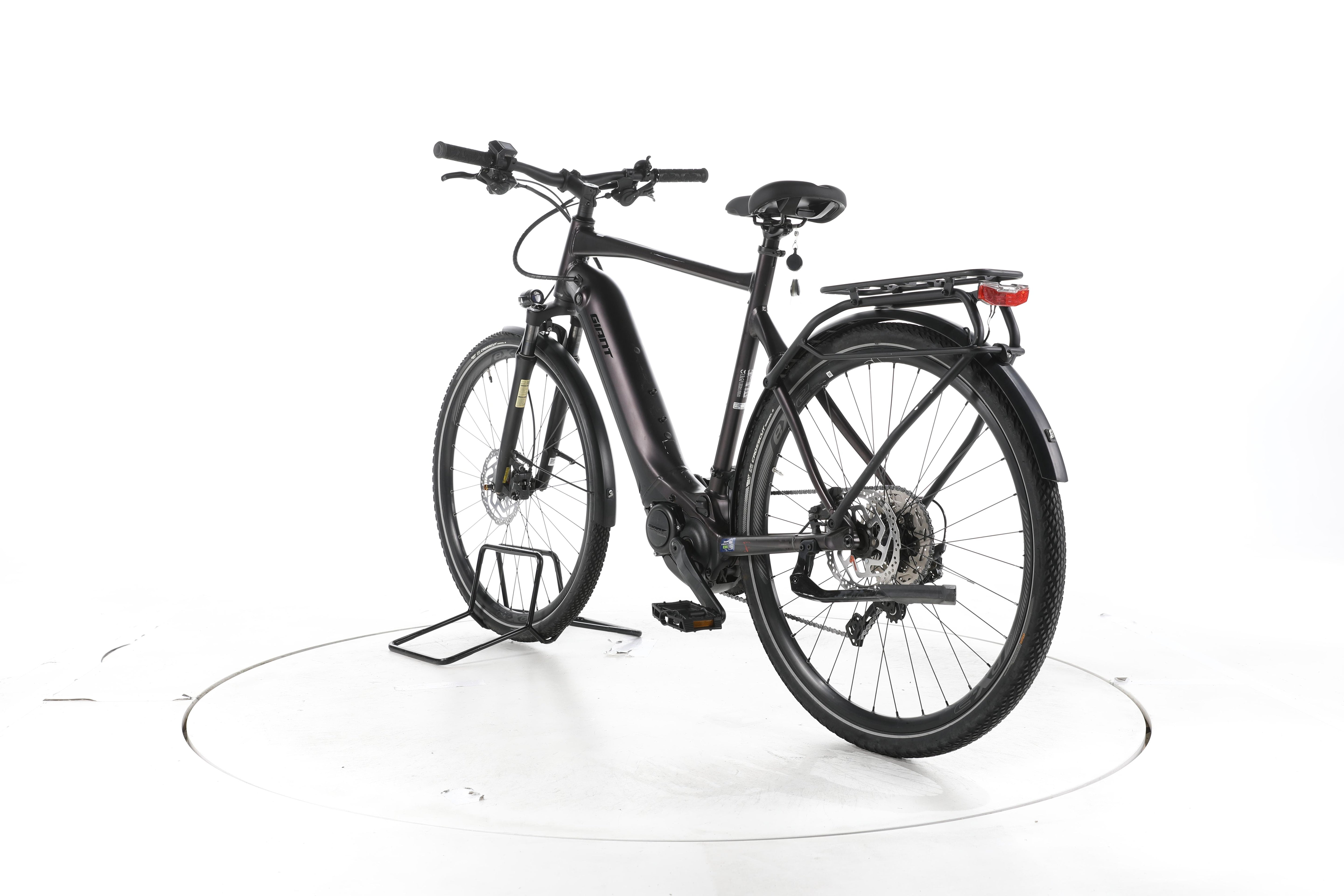 Giant Explore E+ Pro 1 Trekking E-Bike - Image 9