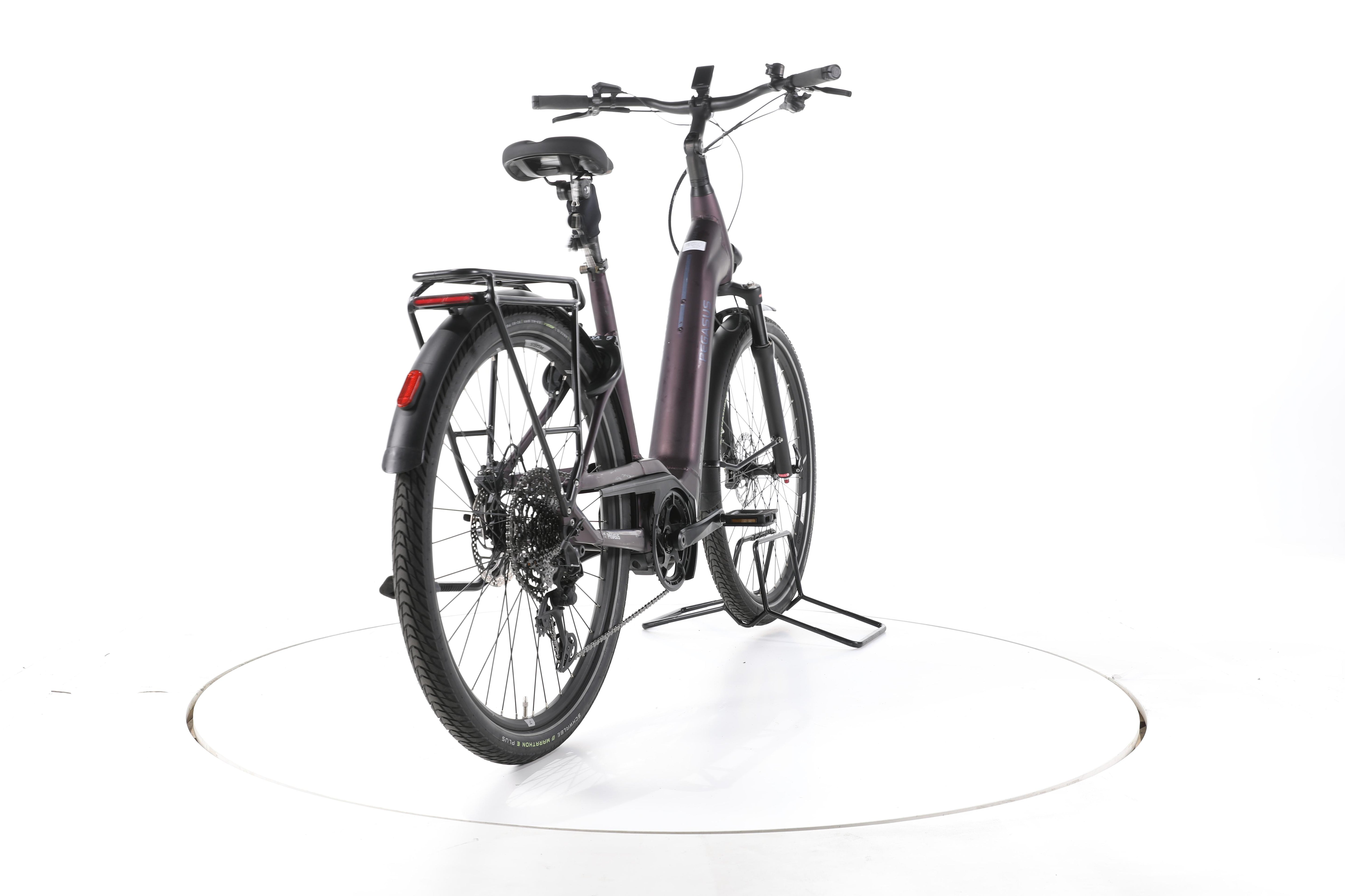 Pegasus Premio EVO Lite Trekking E-Bike Tiefeinsteiger - Image 11