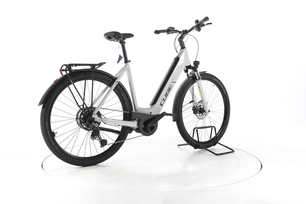 Cube Touring Hybrid ONE Trekking E-Bike Tiefeinsteiger 2025 - Image 12