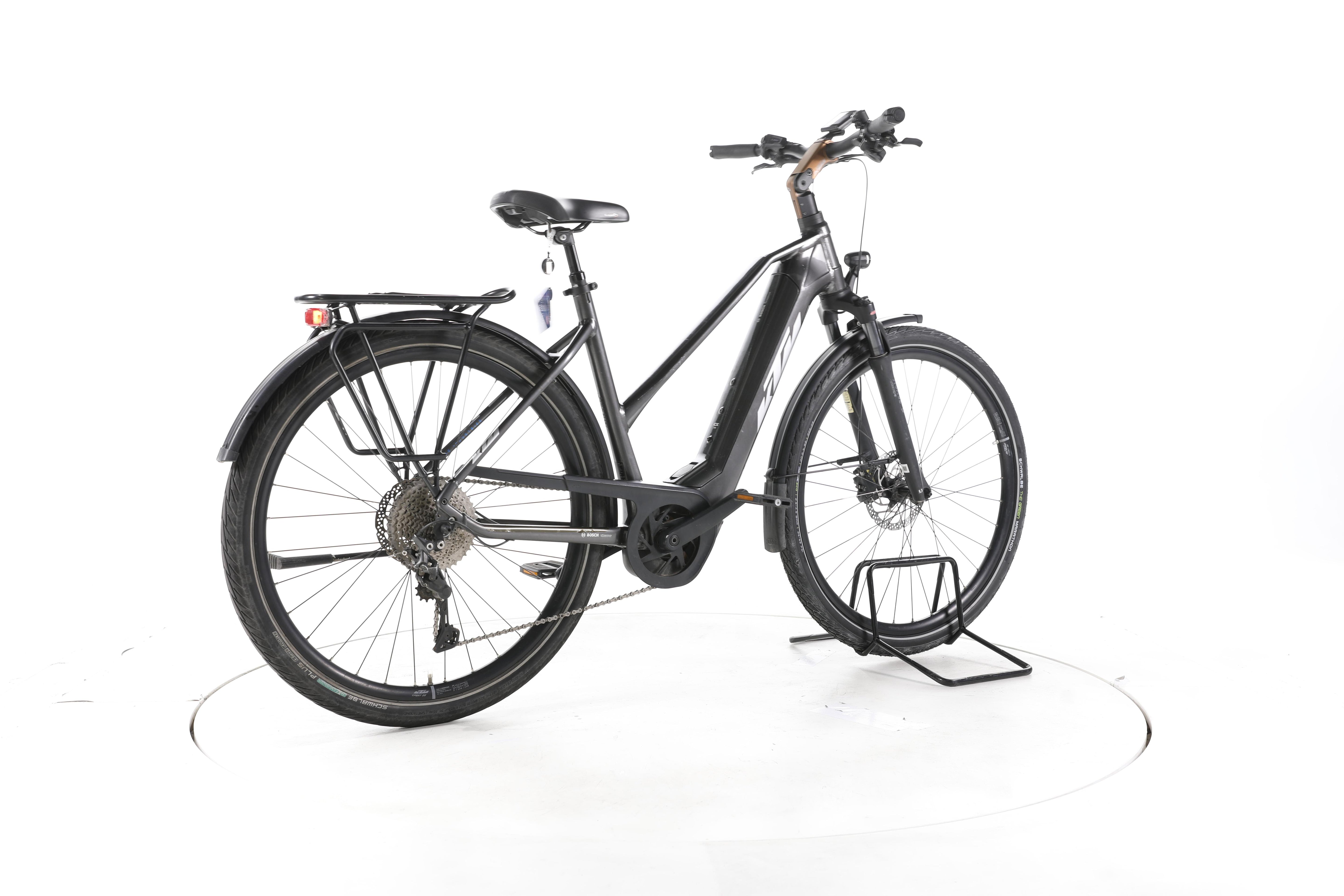 KTM Macina Style 740 Trekking E-Bike - Image 12
