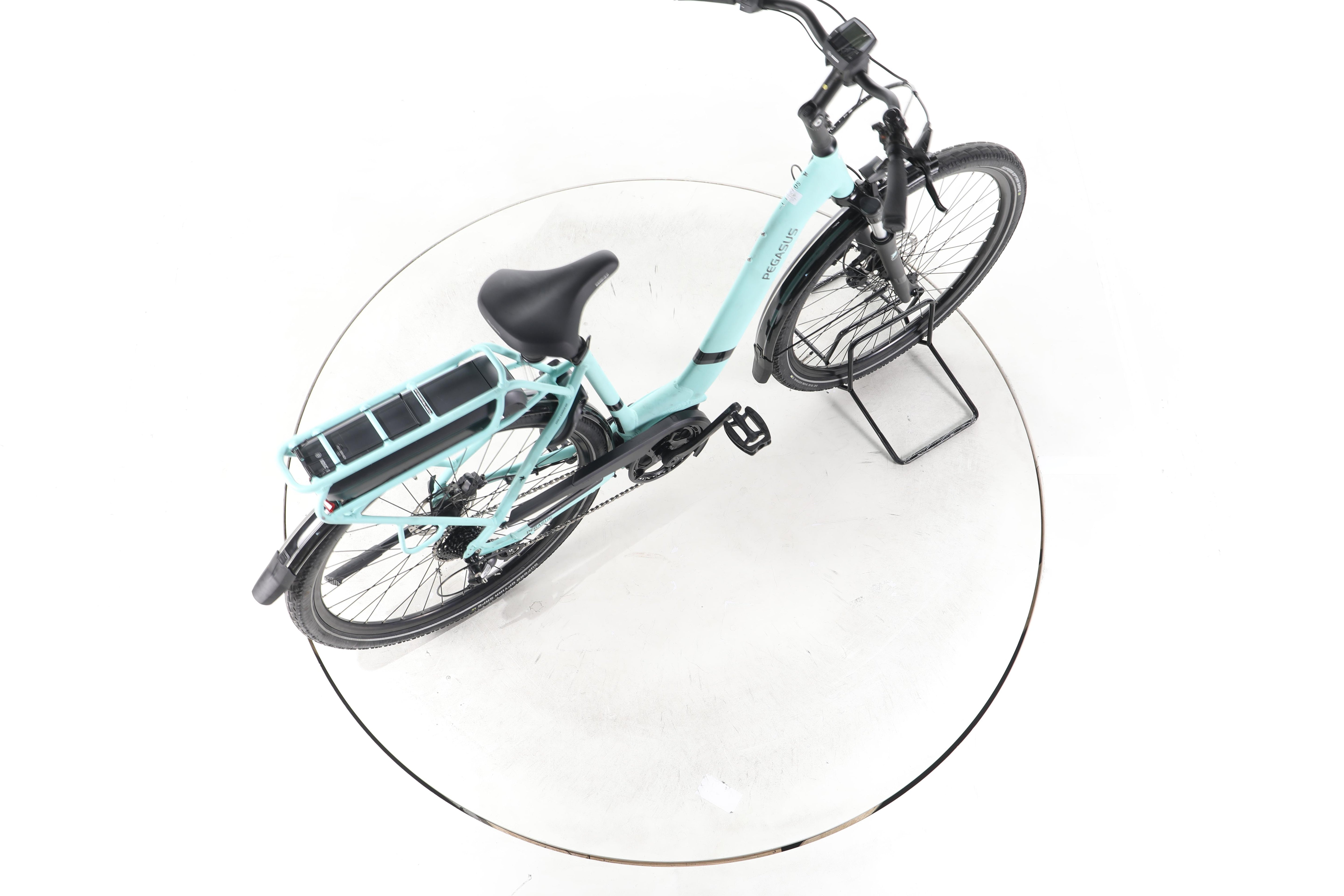 Pegasus Solero E8 Plus Trekking E-Bike Tiefeinsteiger - Image 24